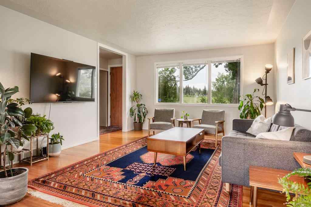 MLS® A2256228 - 1015 32 Avenue NW in Cambrian Heights Calgary, Residential
