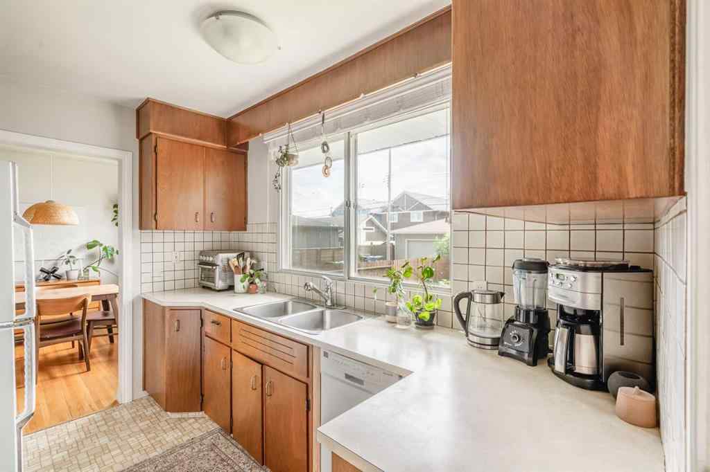 MLS® A2256228 - 1015 32 Avenue NW in Cambrian Heights Calgary, Residential