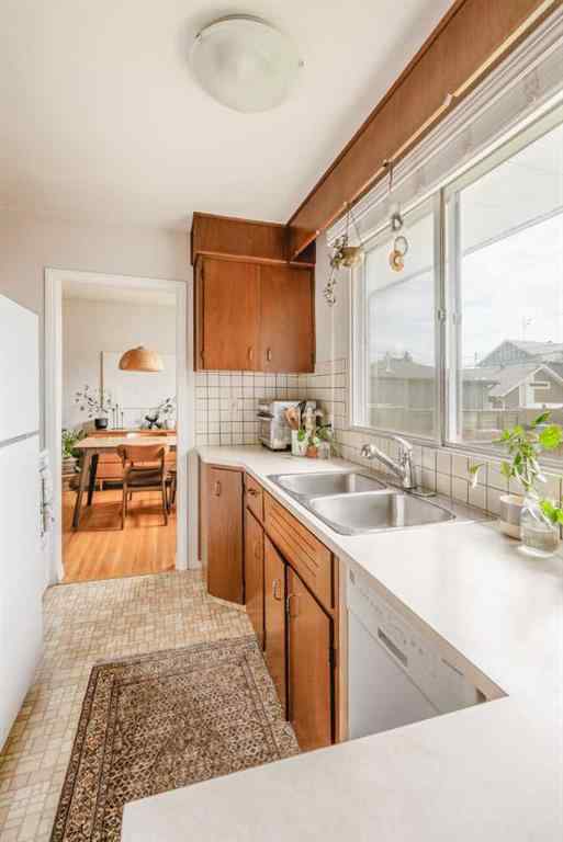 MLS® A2256228 - 1015 32 Avenue NW in Cambrian Heights Calgary, Residential