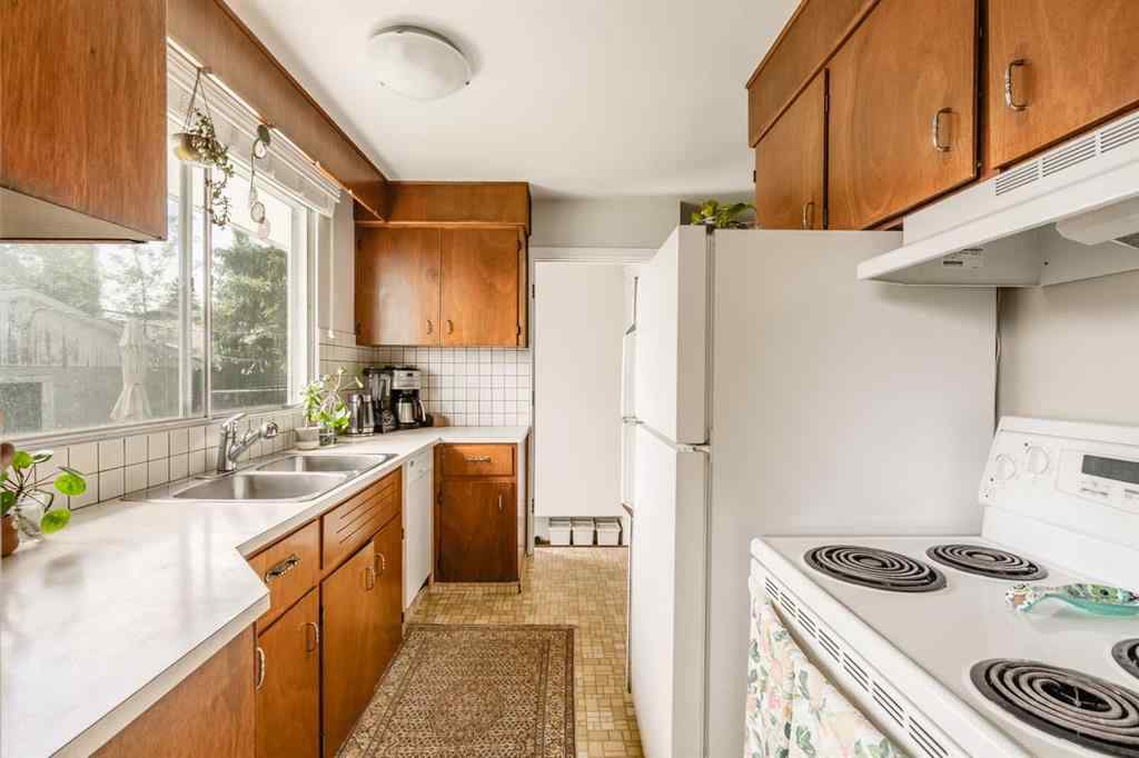 MLS® A2256228 - 1015 32 Avenue NW in Cambrian Heights Calgary, Residential