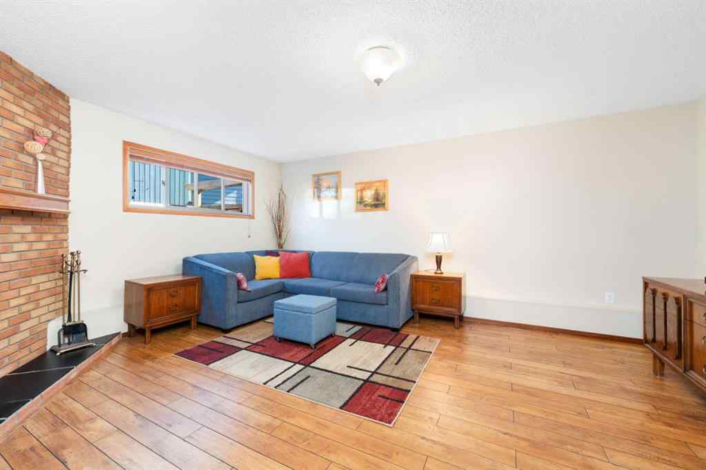MLS® A2256229 - 15 Deer Bay SE in Deer Run Calgary, Residential