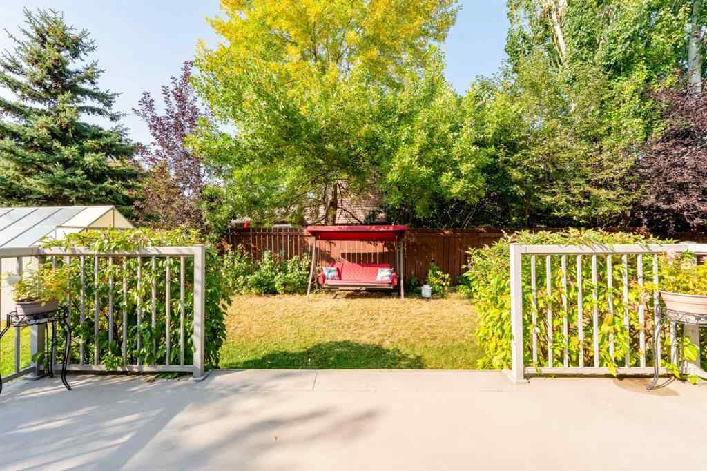 MLS® A2256229 - 15 Deer Bay SE in Deer Run Calgary, Residential