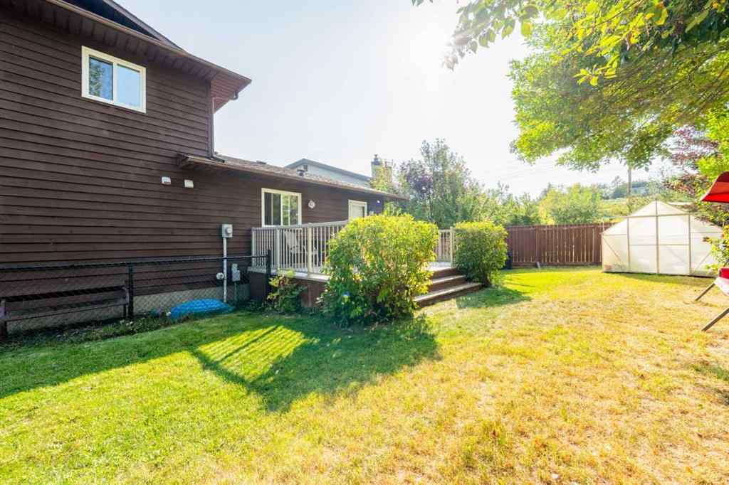 MLS® A2256229 - 15 Deer Bay SE in Deer Run Calgary, Residential