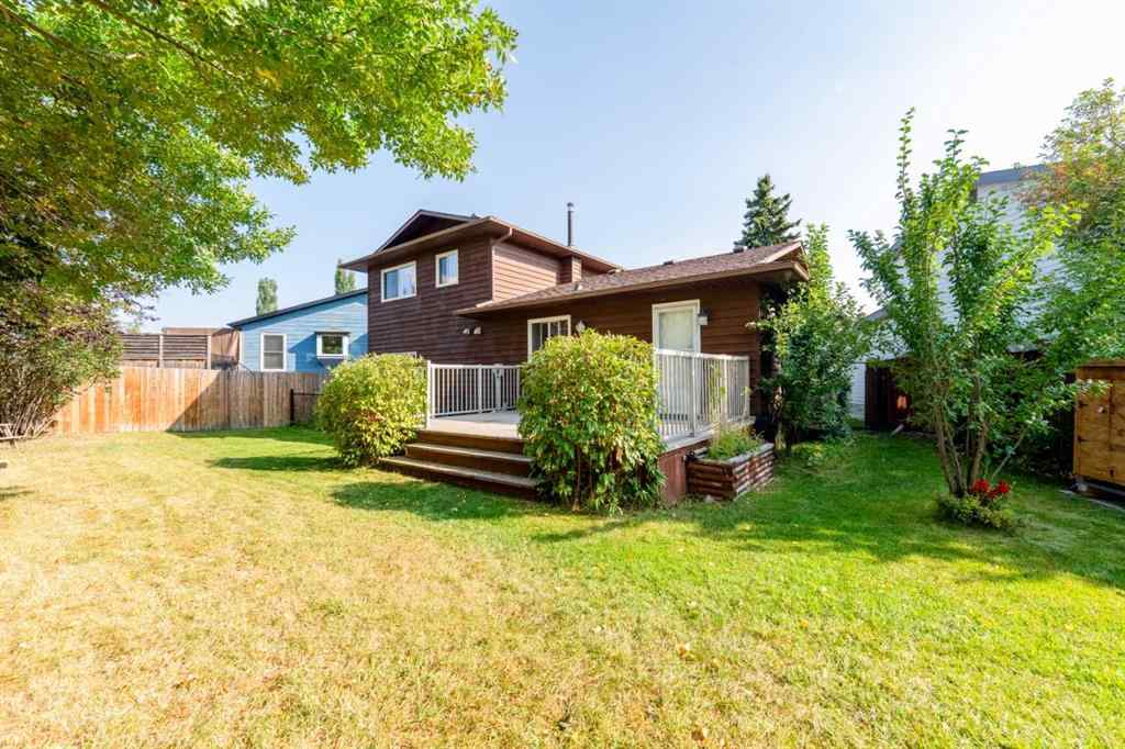 MLS® A2256229 - 15 Deer Bay SE in Deer Run Calgary, Residential