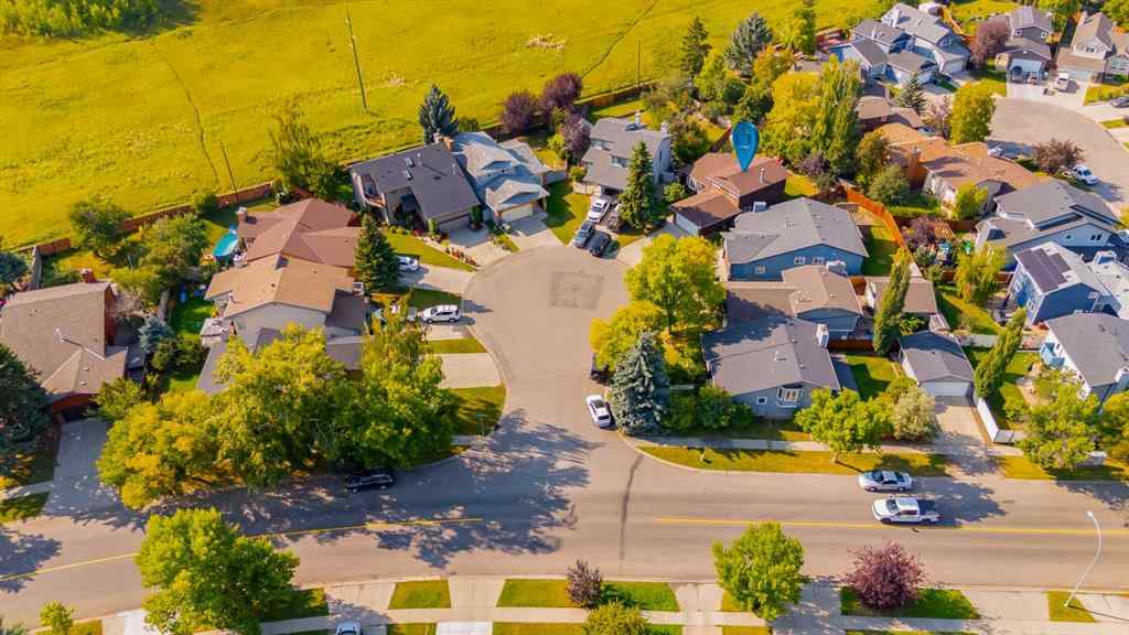 MLS® A2256229 - 15 Deer Bay SE in Deer Run Calgary, Residential