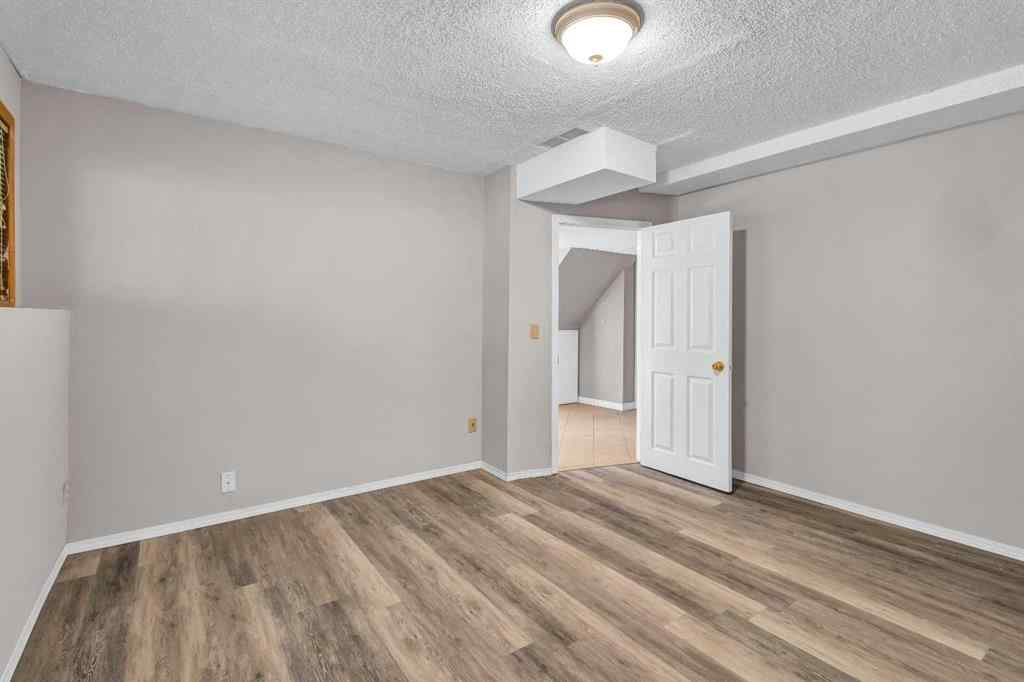 MLS® A2256231 - 190 Riverside Circle SE in Riverbend Calgary, Residential