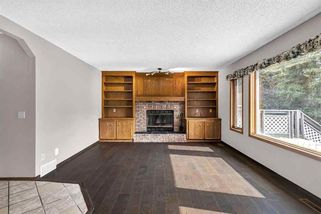 MLS® A2256231 - 190 Riverside Circle SE in Riverbend Calgary, Residential
