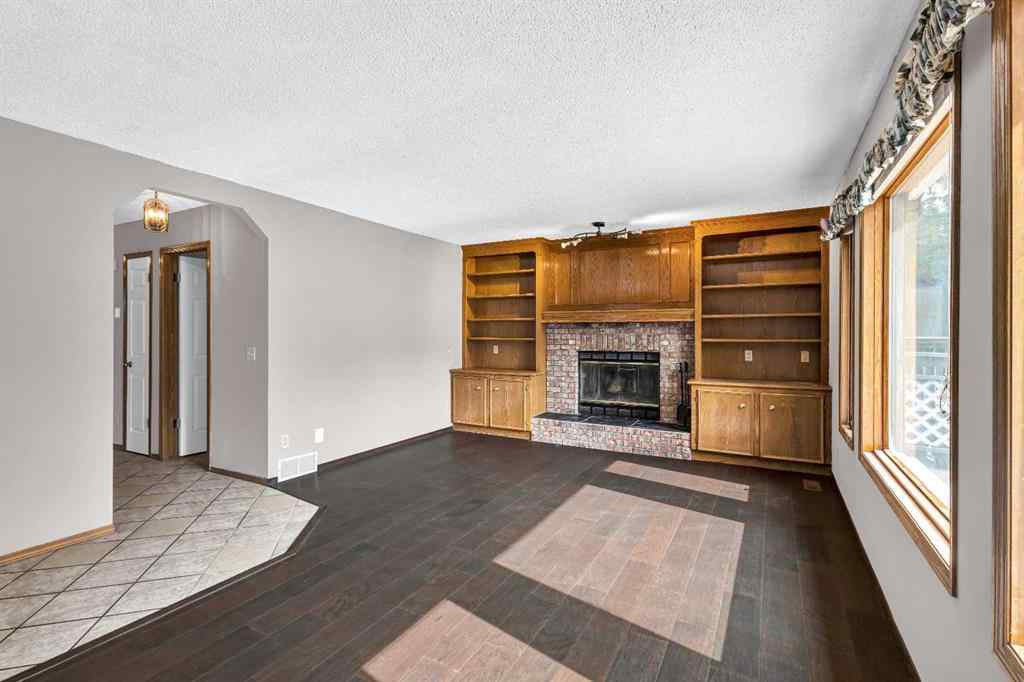 MLS® A2256231 - 190 Riverside Circle SE in Riverbend Calgary, Residential