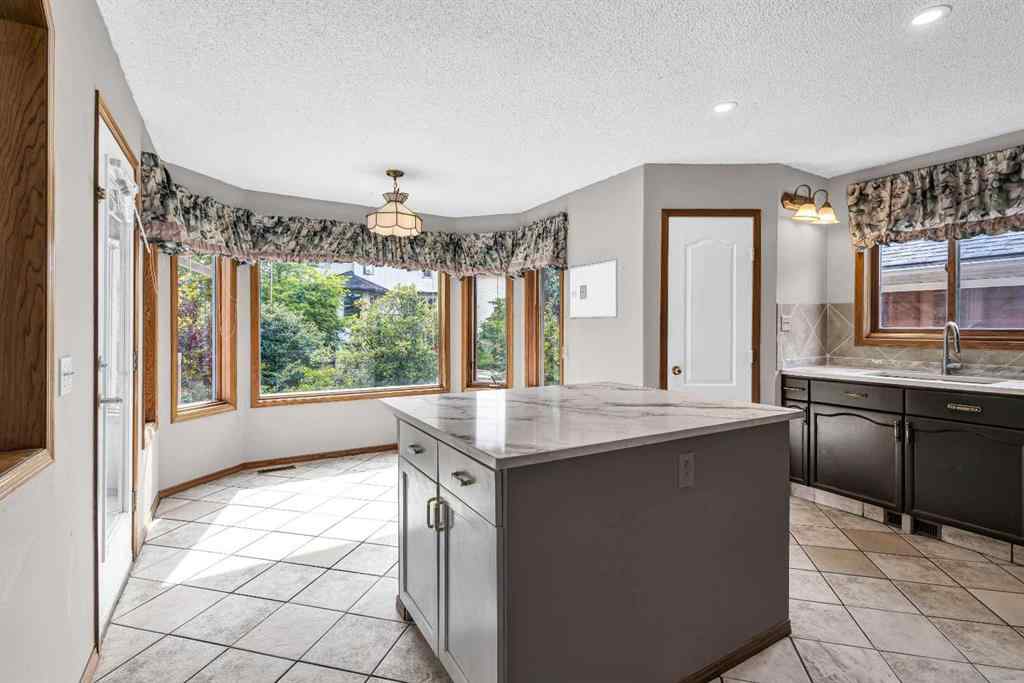 MLS® A2256231 - 190 Riverside Circle SE in Riverbend Calgary, Residential