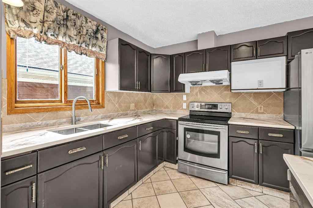 MLS® A2256231 - 190 Riverside Circle SE in Riverbend Calgary, Residential