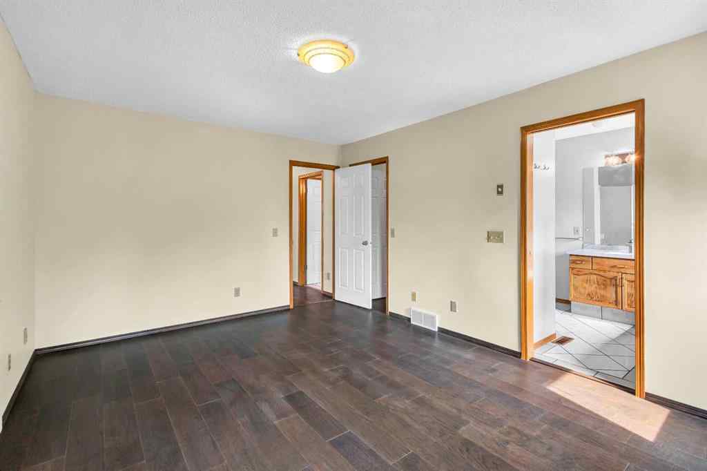 MLS® A2256231 - 190 Riverside Circle SE in Riverbend Calgary, Residential