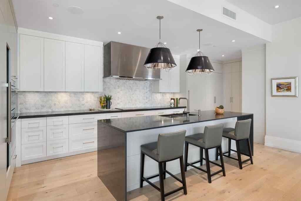 MLS® A2256235 - Unit #302 3030 17 Street SW in South Calgary Calgary, Residential
