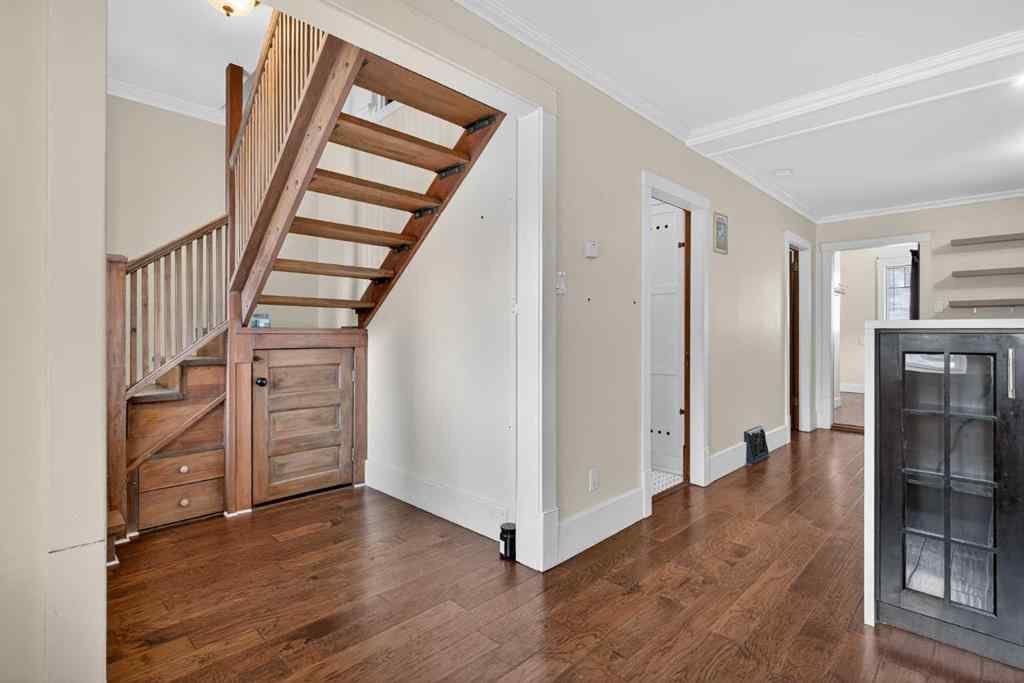 MLS® A2256237 - 722 20 Avenue NW in Mount Pleasant Calgary, Residential