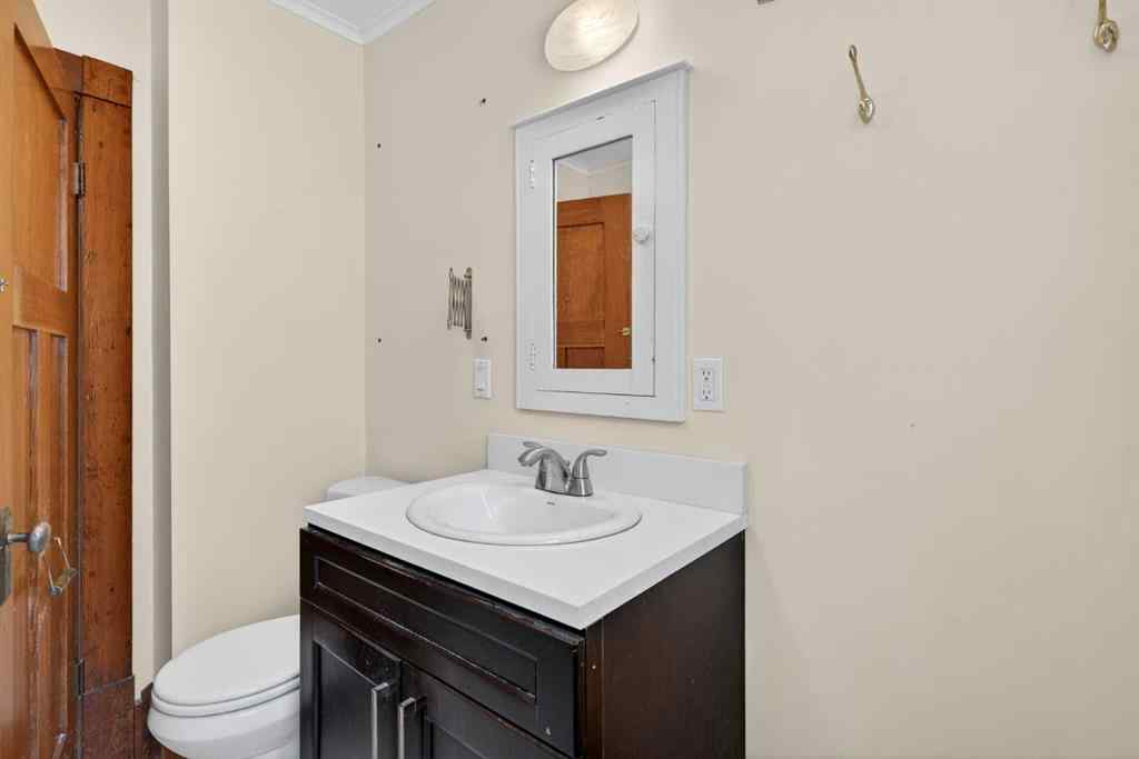 MLS® A2256237 - 722 20 Avenue NW in Mount Pleasant Calgary, Residential