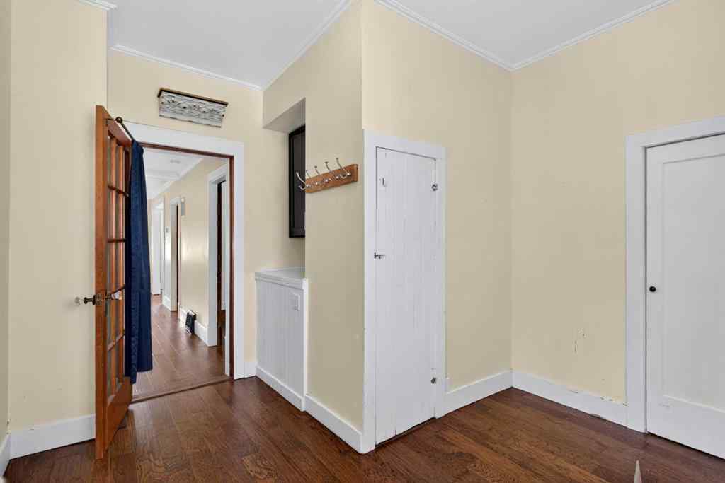 MLS® A2256237 - 722 20 Avenue NW in Mount Pleasant Calgary, Residential