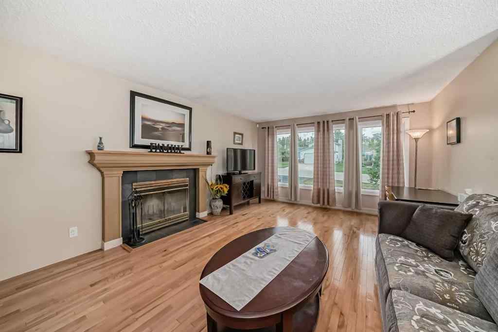 MLS® A2256240 - 4509 49 Street  in Palo Sylvan Lake, Residential
