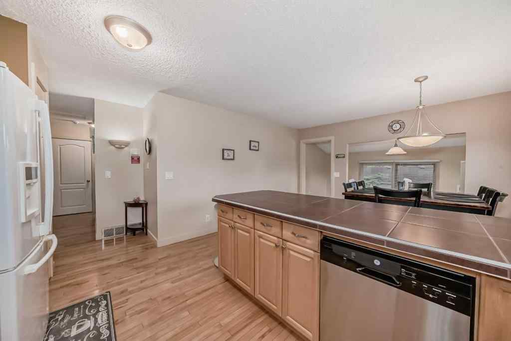 MLS® A2256240 - 4509 49 Street  in Palo Sylvan Lake, Residential