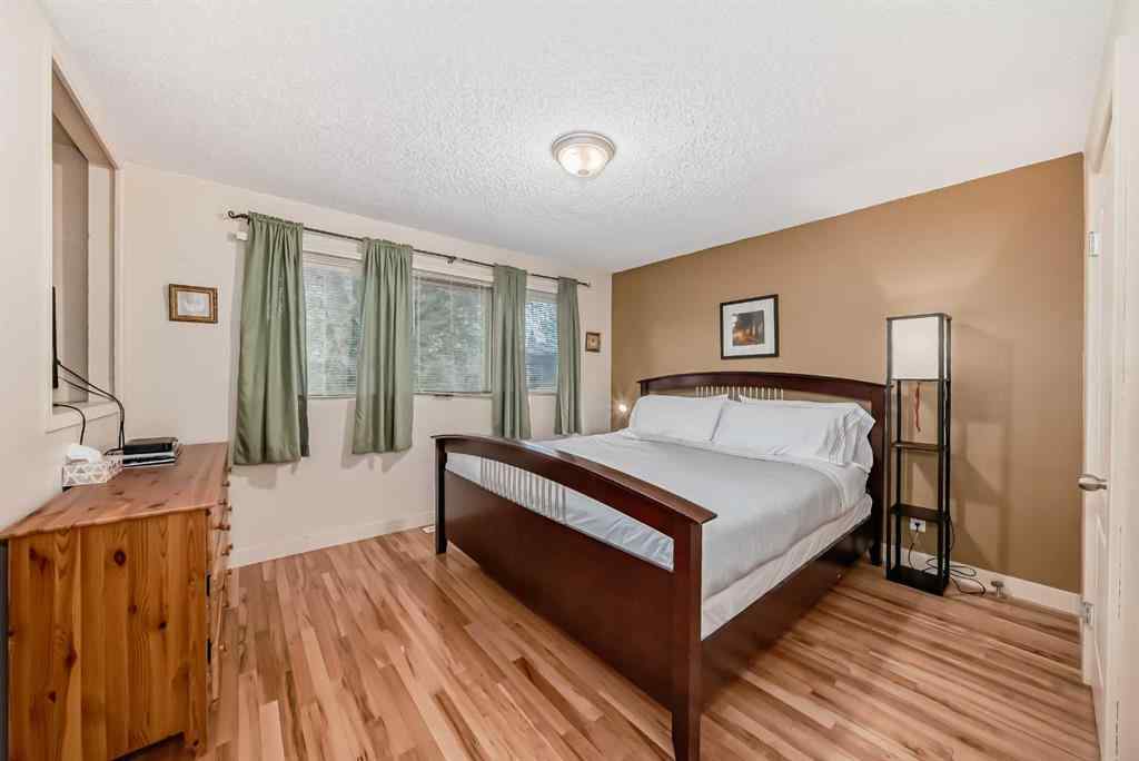 MLS® A2256240 - 4509 49 Street  in Palo Sylvan Lake, Residential