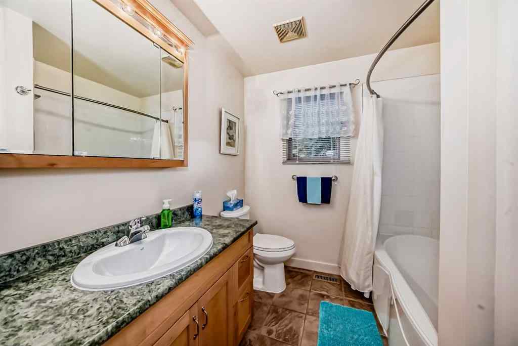 MLS® A2256240 - 4509 49 Street  in Palo Sylvan Lake, Residential