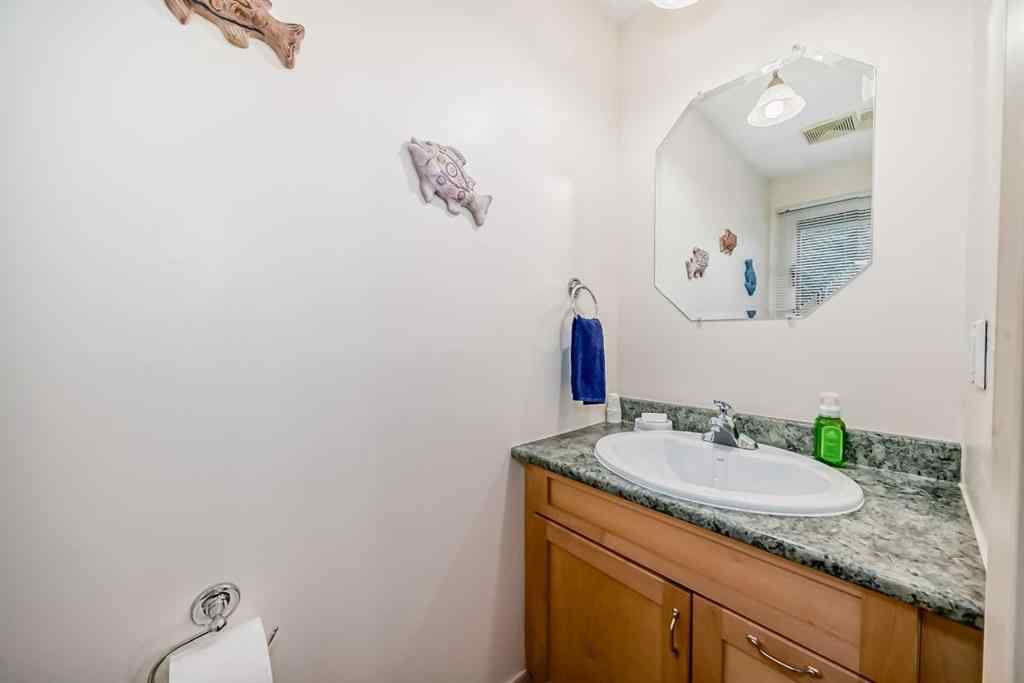 MLS® A2256240 - 4509 49 Street  in Palo Sylvan Lake, Residential