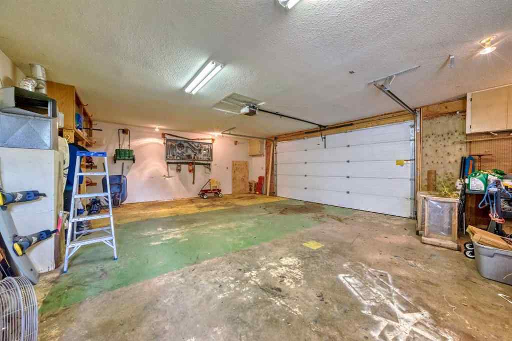 MLS® A2256240 - 4509 49 Street  in Palo Sylvan Lake, Residential