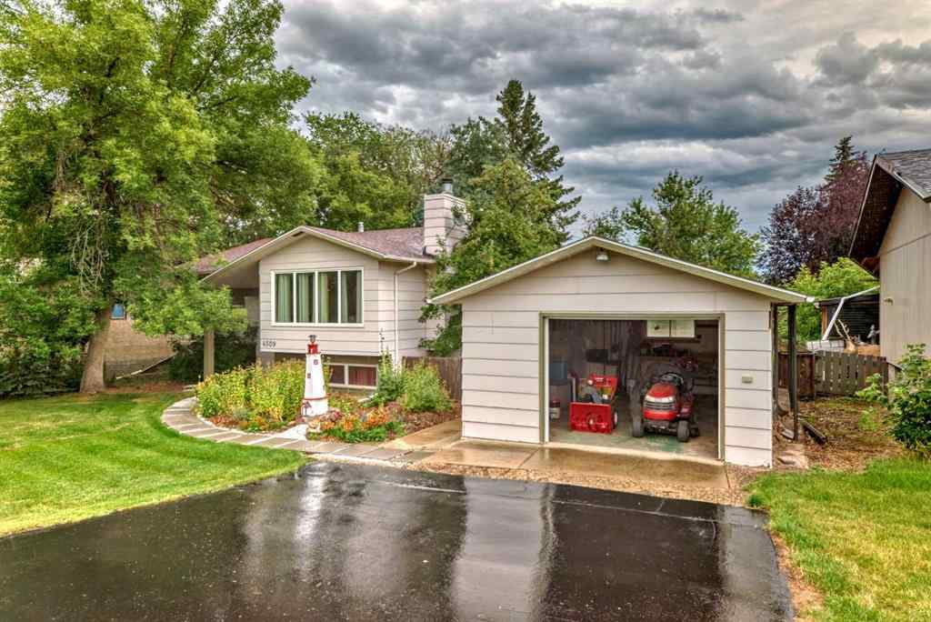 MLS® A2256240 - 4509 49 Street  in Palo Sylvan Lake, Residential