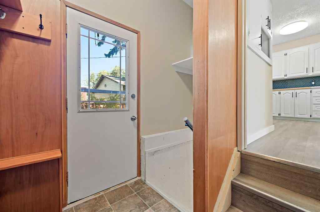 MLS® A2256247 - 4524 Fordham Crescent SE in Forest Heights Calgary, Residential
