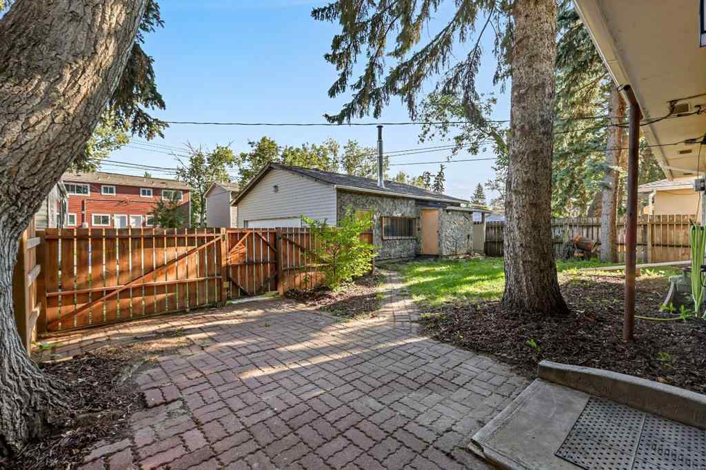 MLS® A2256247 - 4524 Fordham Crescent SE in Forest Heights Calgary, Residential