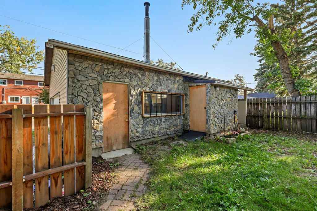 MLS® A2256247 - 4524 Fordham Crescent SE in Forest Heights Calgary, Residential