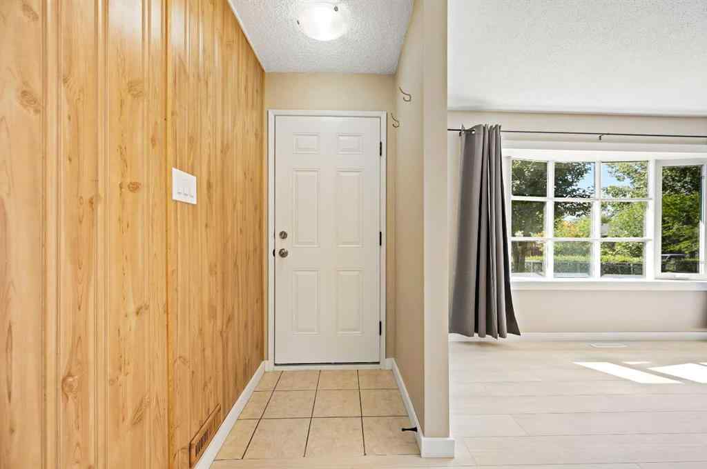 MLS® A2256247 - 4524 Fordham Crescent SE in Forest Heights Calgary, Residential