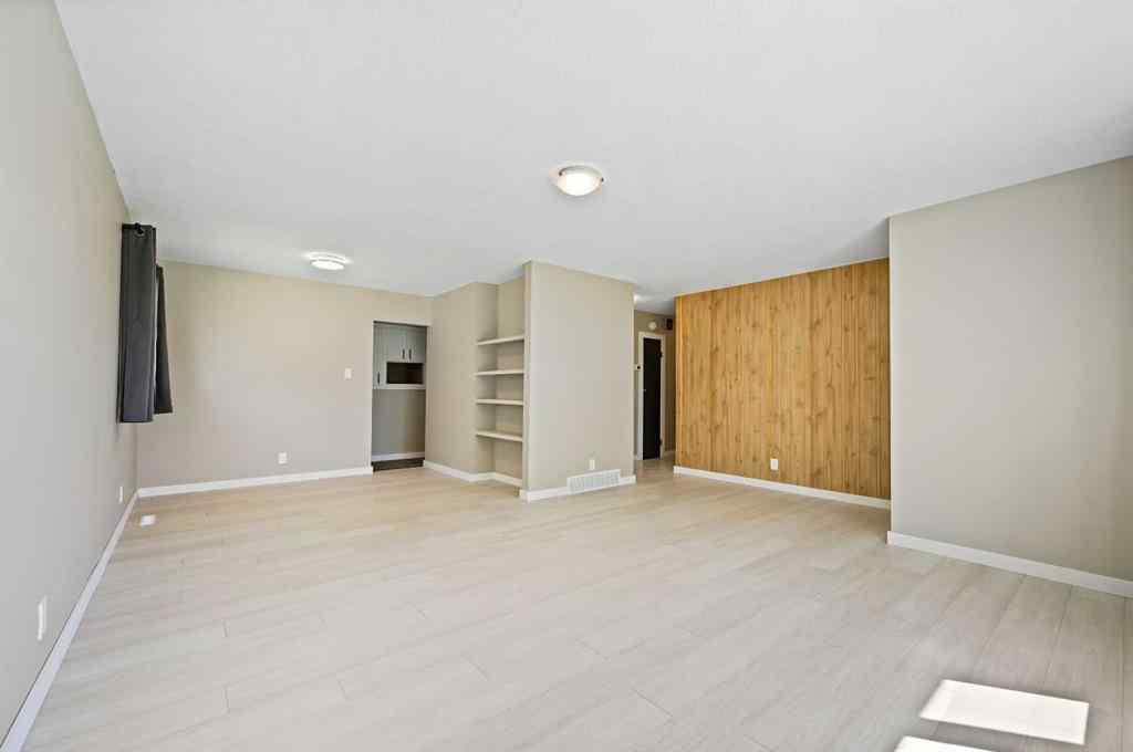 MLS® A2256247 - 4524 Fordham Crescent SE in Forest Heights Calgary, Residential