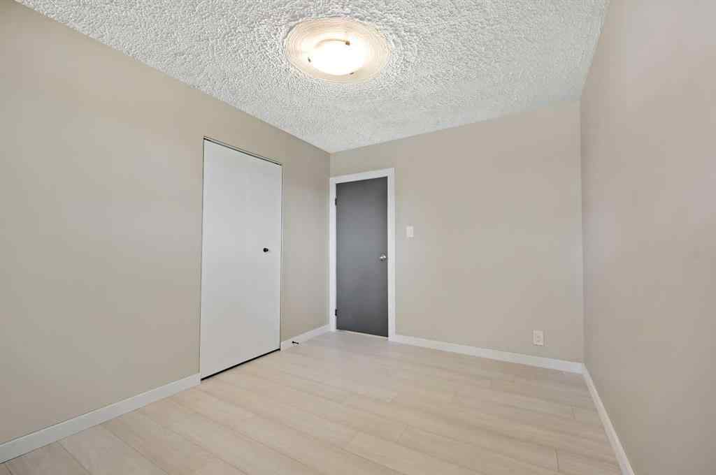 MLS® A2256247 - 4524 Fordham Crescent SE in Forest Heights Calgary, Residential