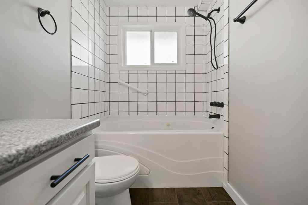 MLS® A2256247 - 4524 Fordham Crescent SE in Forest Heights Calgary, Residential