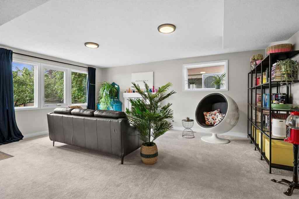 MLS® A2256250 - 7707 67 Avenue NW in Silver Springs Calgary, Residential