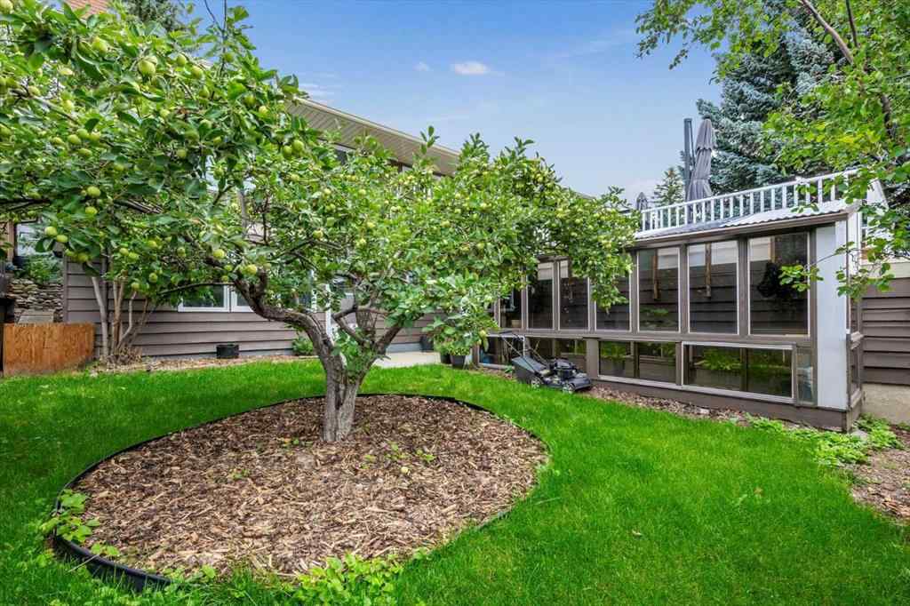 MLS® A2256250 - 7707 67 Avenue NW in Silver Springs Calgary, Residential