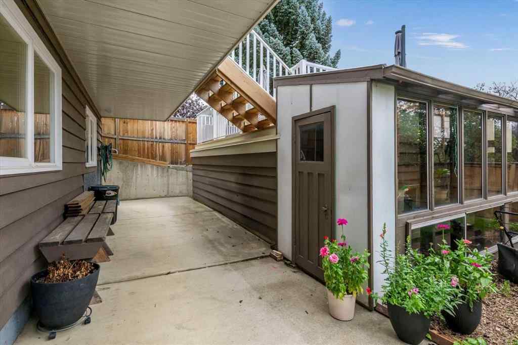 MLS® A2256250 - 7707 67 Avenue NW in Silver Springs Calgary, Residential