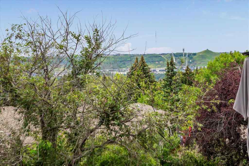 MLS® A2256250 - 7707 67 Avenue NW in Silver Springs Calgary, Residential