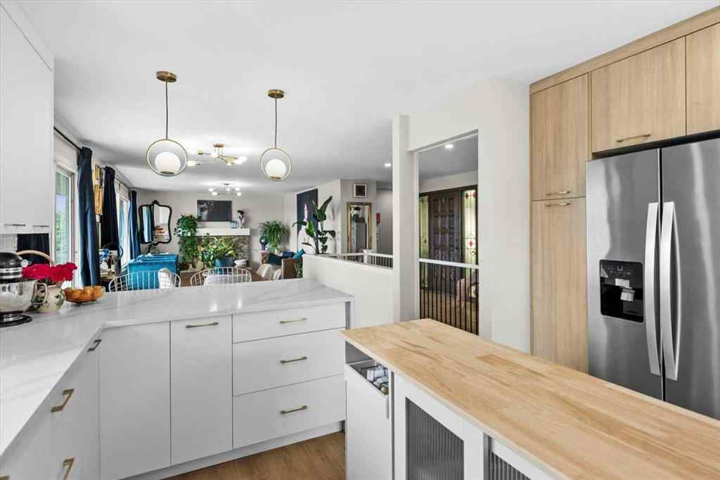 MLS® A2256250 - 7707 67 Avenue NW in Silver Springs Calgary, Residential