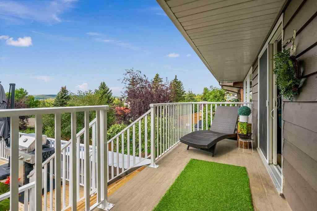 MLS® A2256250 - 7707 67 Avenue NW in Silver Springs Calgary, Residential