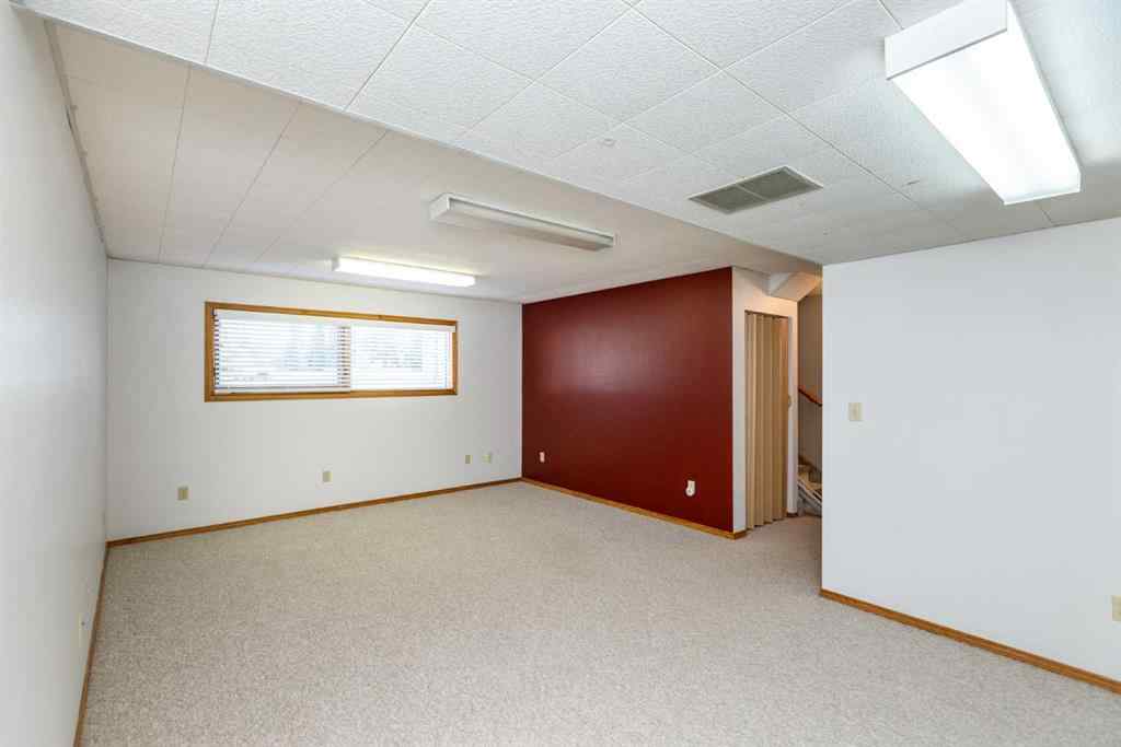 MLS® A2256262 - 5319 37 Street  in Margodt Innisfail, Residential