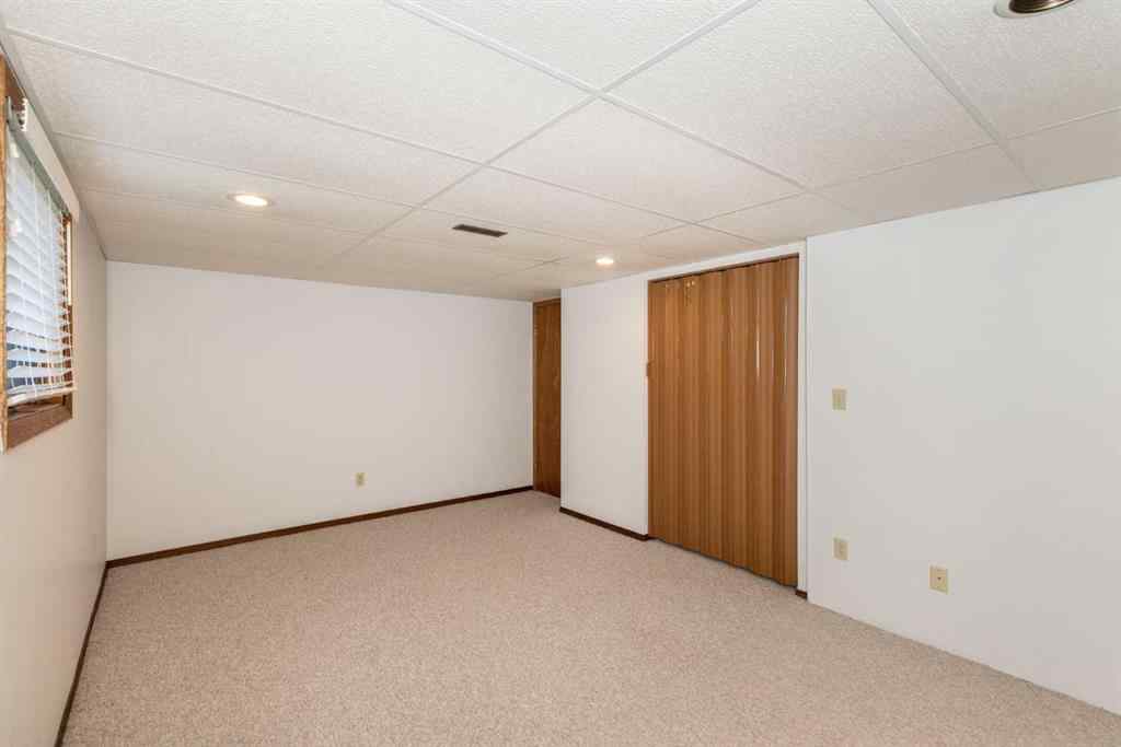 MLS® A2256262 - 5319 37 Street  in Margodt Innisfail, Residential