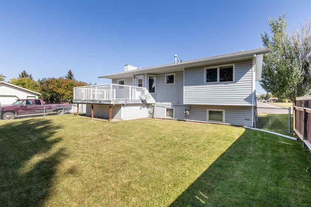 MLS® A2256262 - 5319 37 Street  in Margodt Innisfail, Residential
