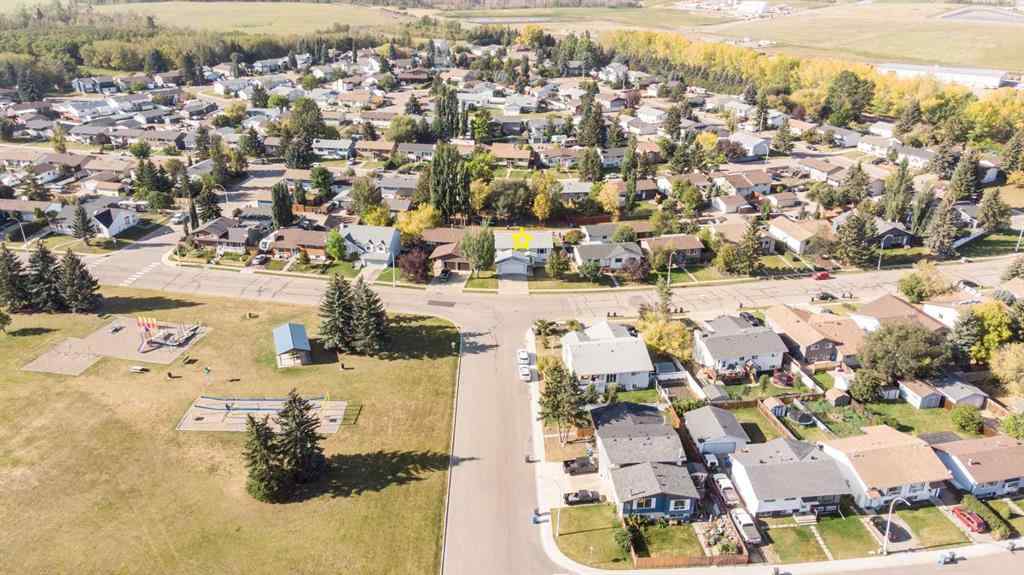 MLS® A2256262 - 5319 37 Street  in Margodt Innisfail, Residential