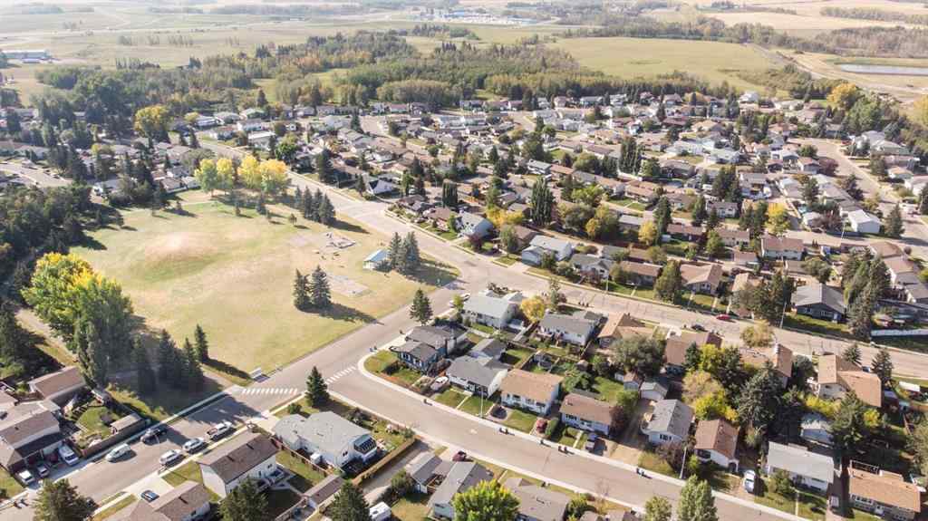 MLS® A2256262 - 5319 37 Street  in Margodt Innisfail, Residential