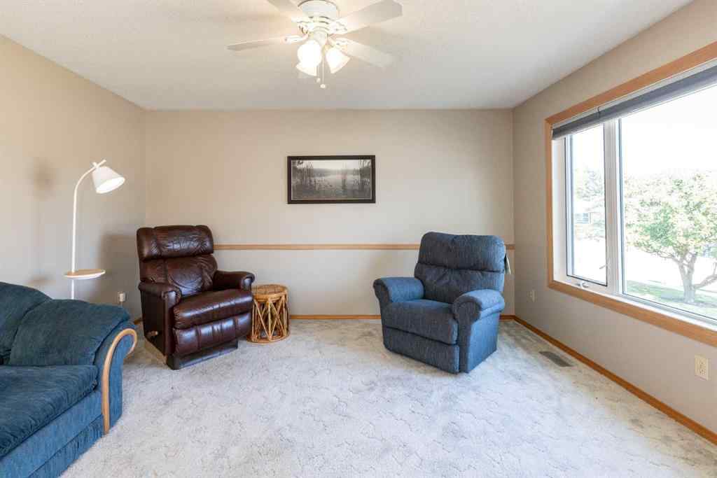 MLS® A2256262 - 5319 37 Street  in Margodt Innisfail, Residential