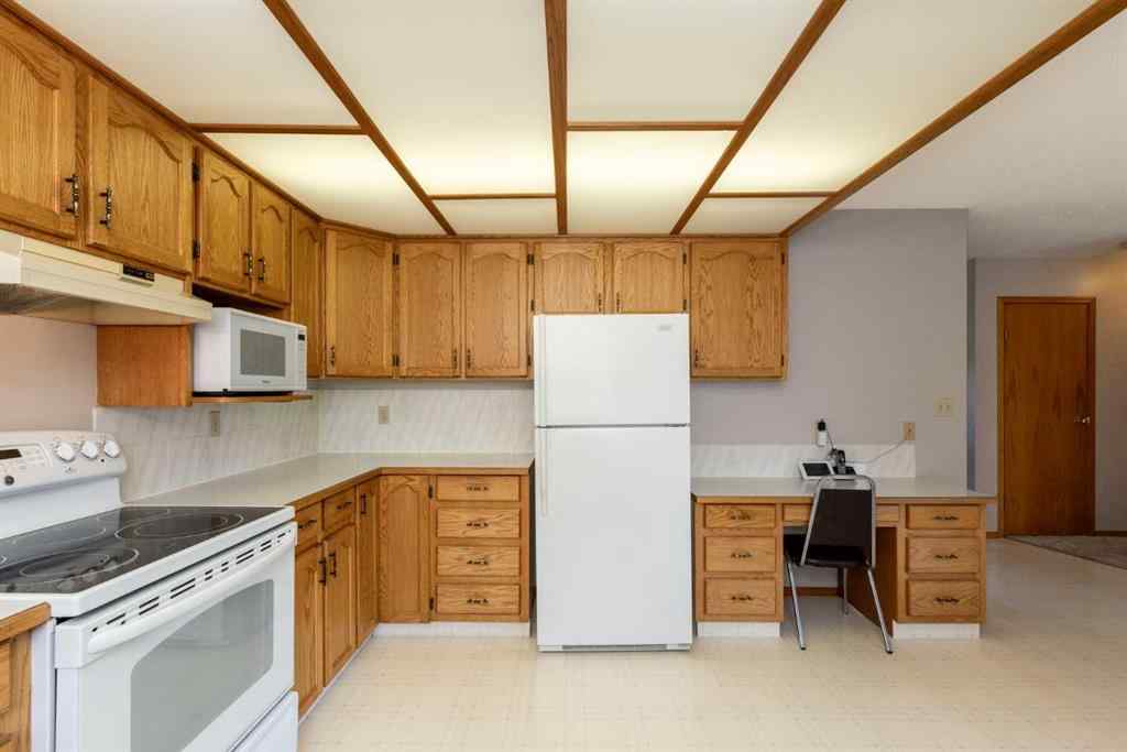 MLS® A2256262 - 5319 37 Street  in Margodt Innisfail, Residential