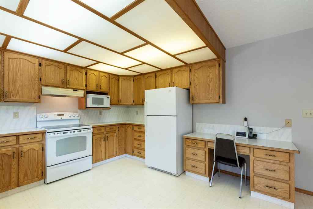 MLS® A2256262 - 5319 37 Street  in Margodt Innisfail, Residential