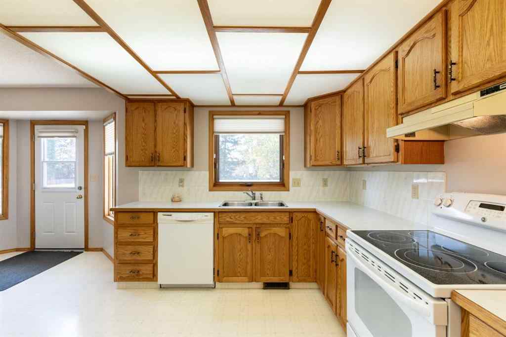 MLS® A2256262 - 5319 37 Street  in Margodt Innisfail, Residential