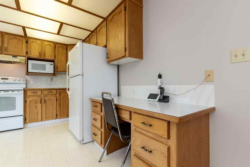 MLS® A2256262 - 5319 37 Street  in Margodt Innisfail, Residential