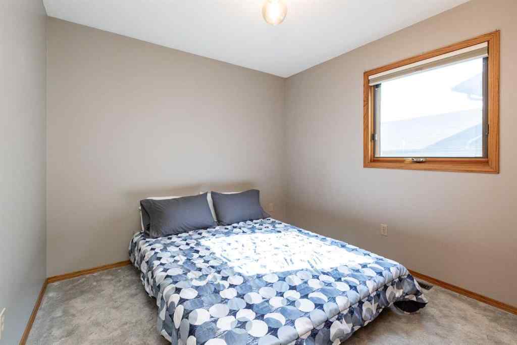 MLS® A2256262 - 5319 37 Street  in Margodt Innisfail, Residential